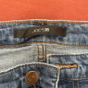 Mid waisted Joes jeans, fit like a mom jean.